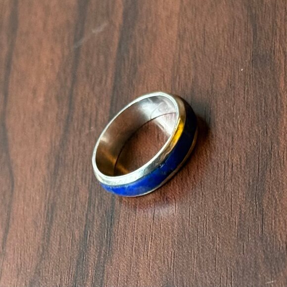 Vintage Sterling Silver and Lapis Southwestern Ring - Picture 3 of 3
